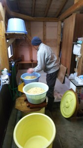 アガペさんの味噌作り。_180112_0012