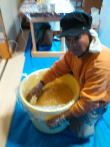 アガペさんの味噌作り。_180112_0019